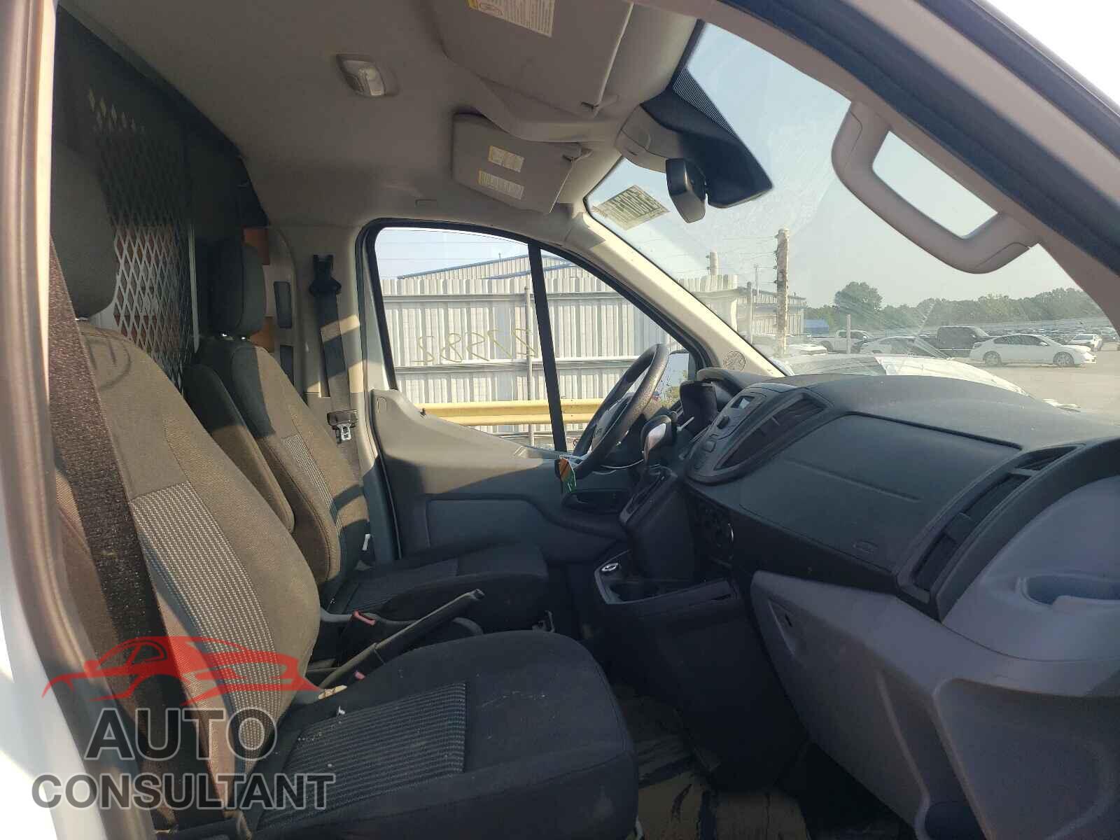 FORD TRANSIT CO 2019 - 1FTYR1YM4KKB00924