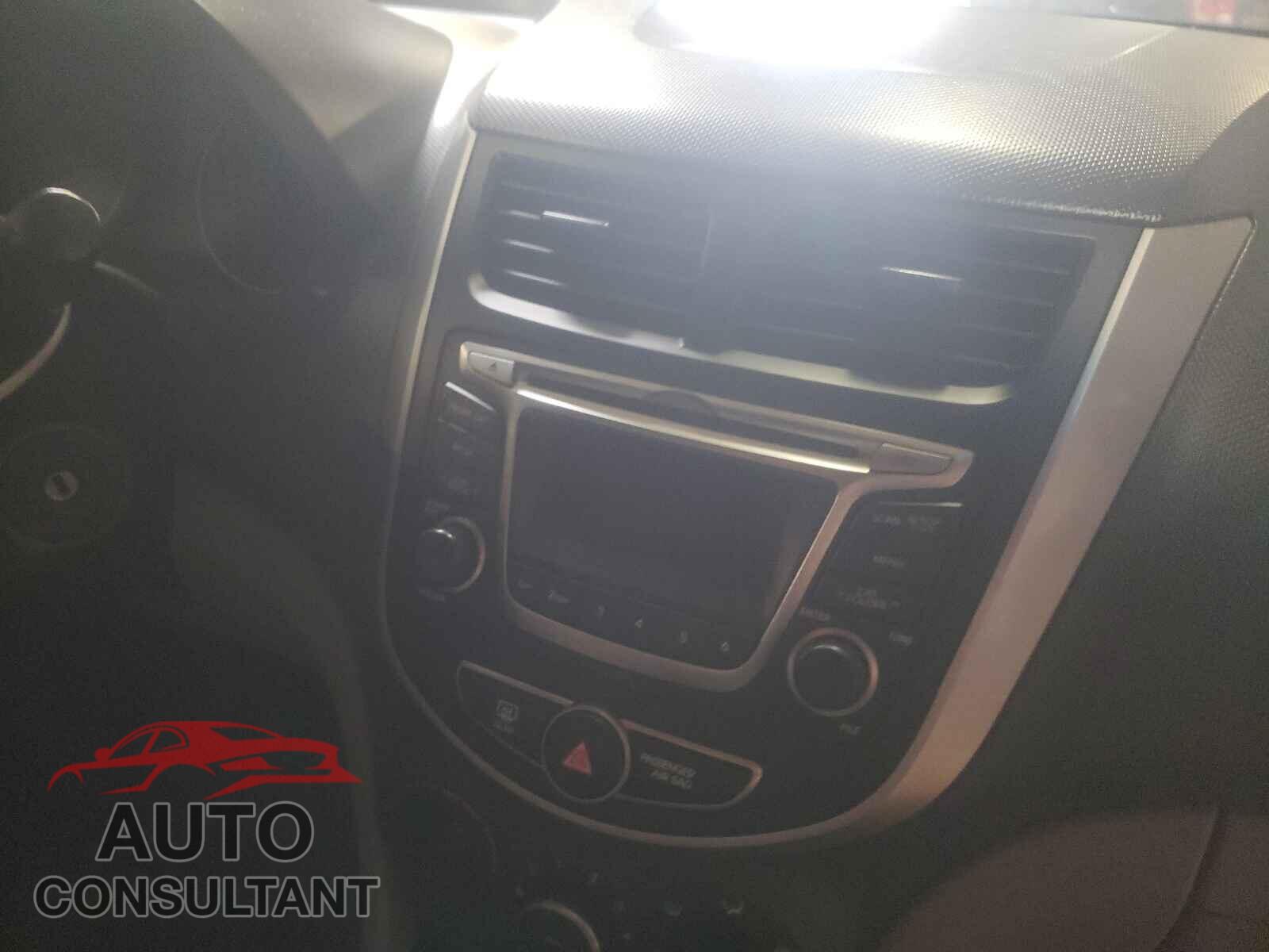 HYUNDAI ACCENT 2016 - KMHCT4AE9GU016038
