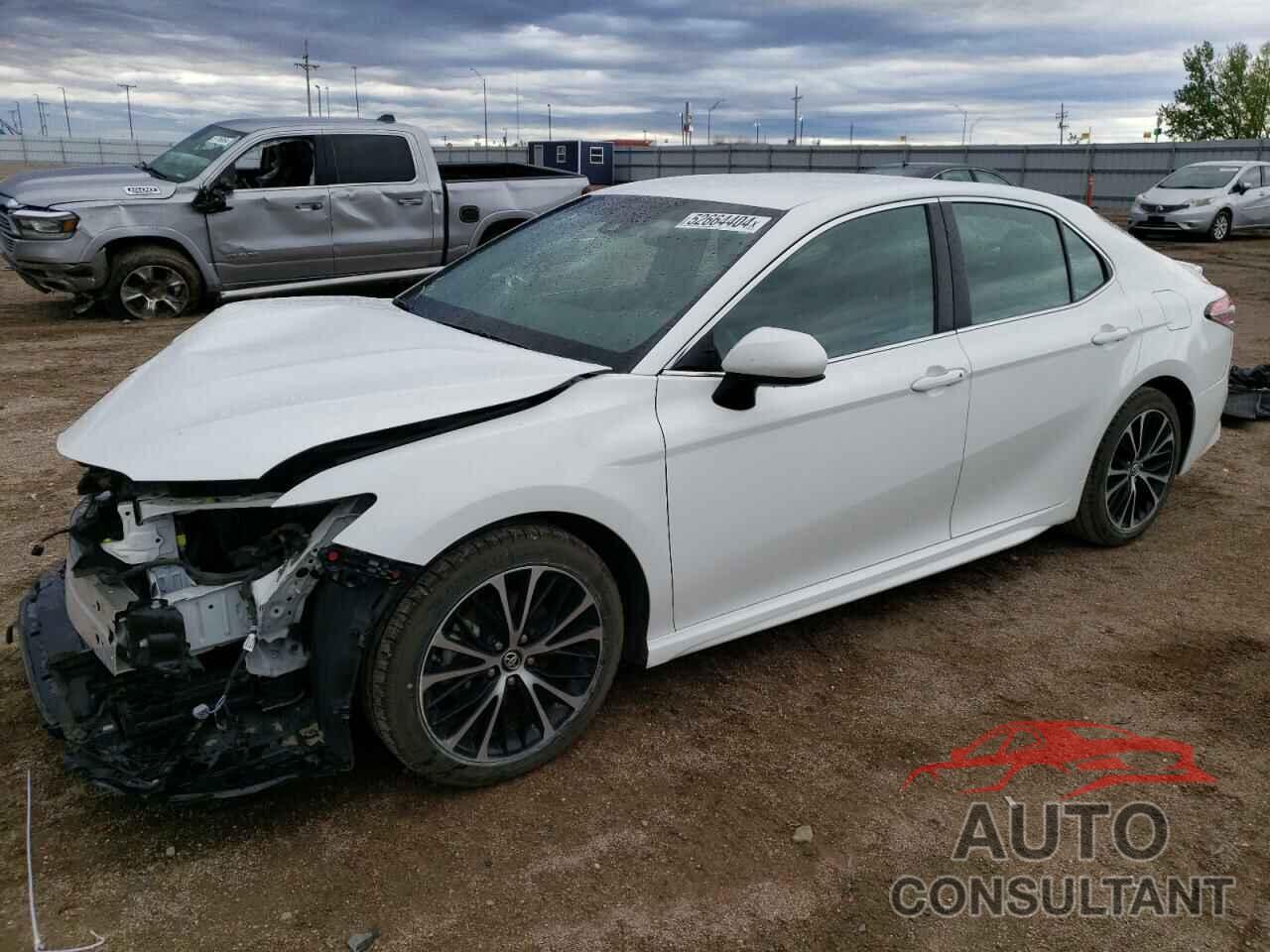 TOYOTA CAMRY 2018 - 4T1B11HK3JU569934