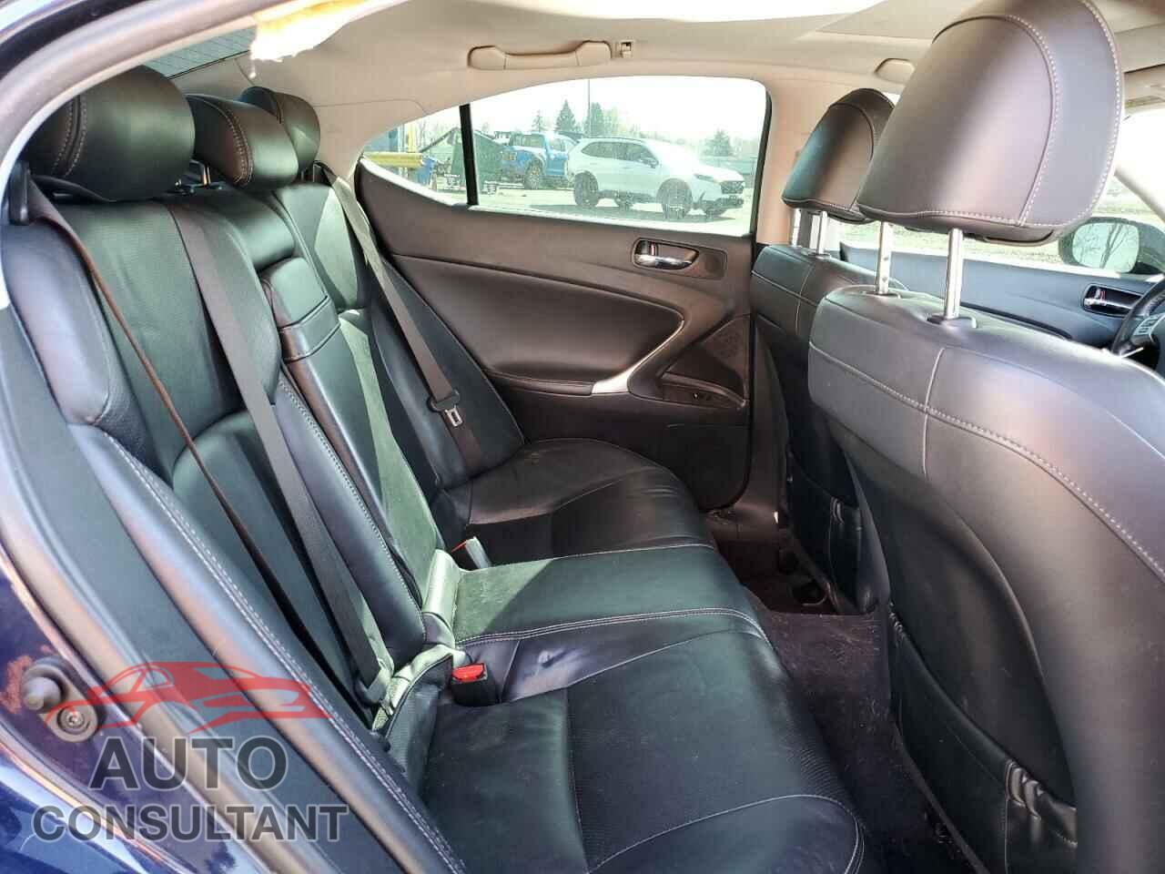 LEXUS IS 2012 - JTHCF5C20C5053048