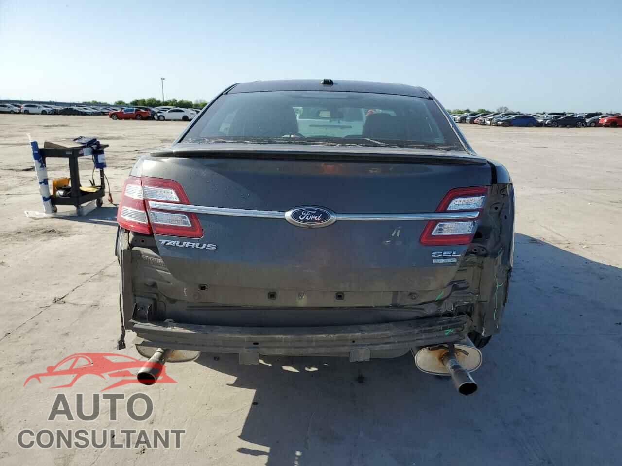 FORD TAURUS 2017 - 1FAHP2E90HG135148