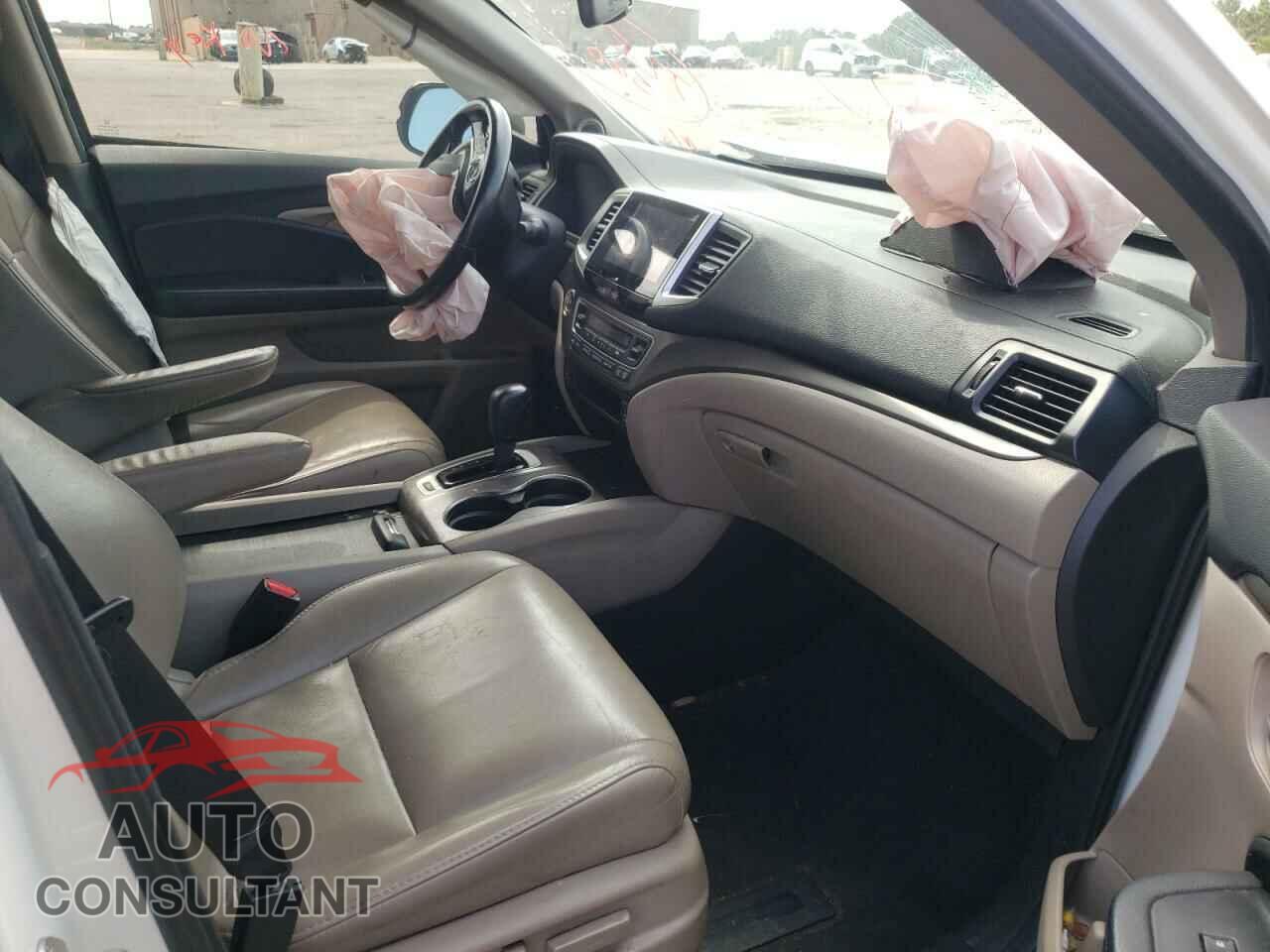 HONDA PILOT 2017 - 5FNYF5H59HB045501