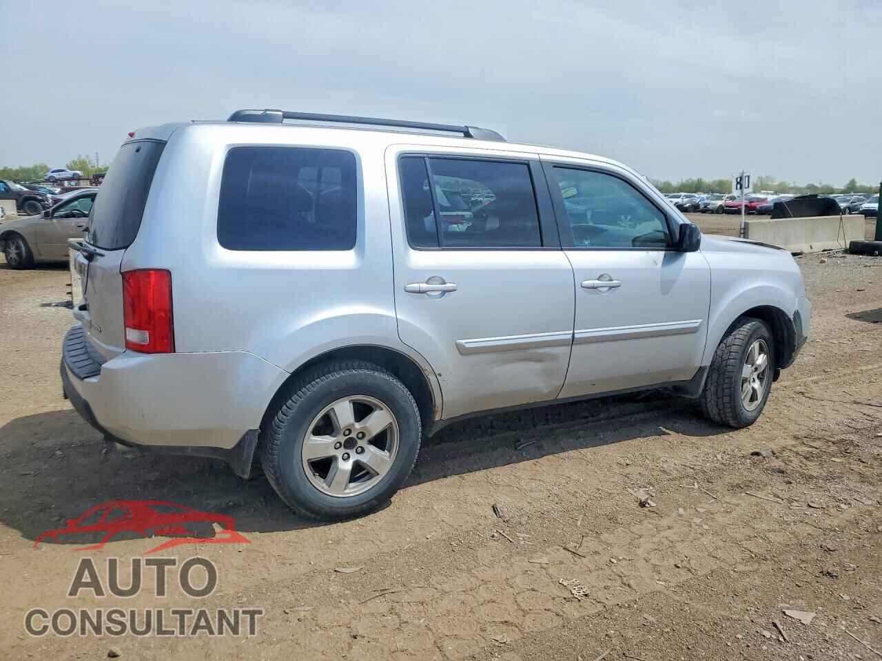 HONDA PILOT 2011 - 5FNYF4H51BB059474