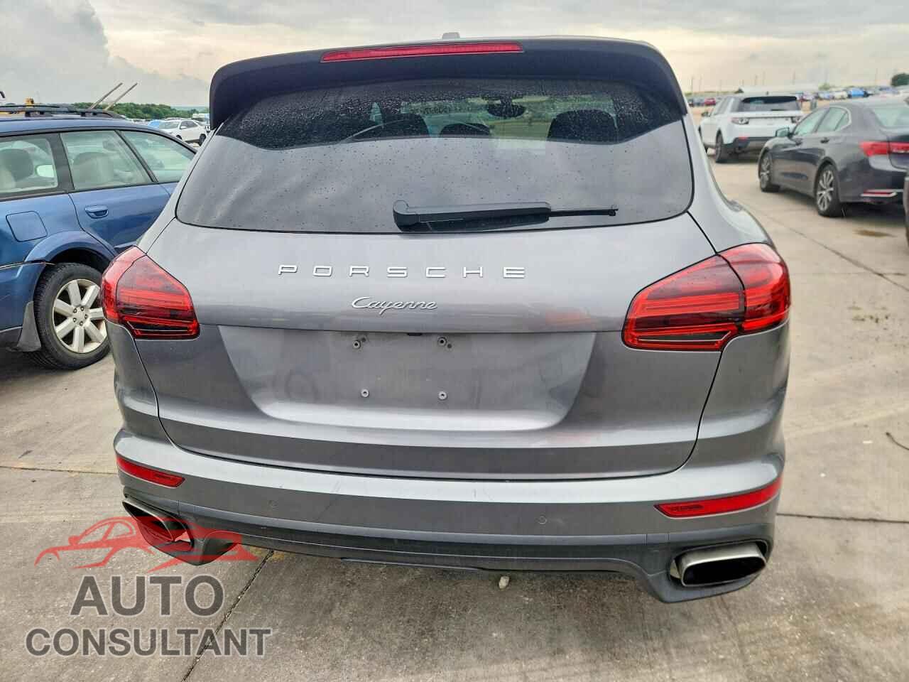 PORSCHE CAYENNE 2016 - WP1AA2A27GKA14181