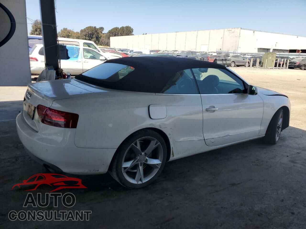 AUDI A5 2011 - WAUJFAFH0BN009645