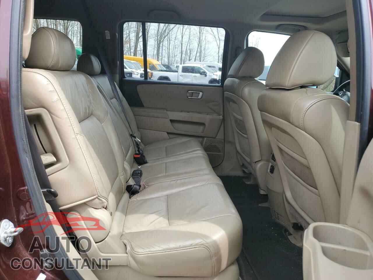 HONDA PILOT 2011 - 5FNYF4H58BB044776