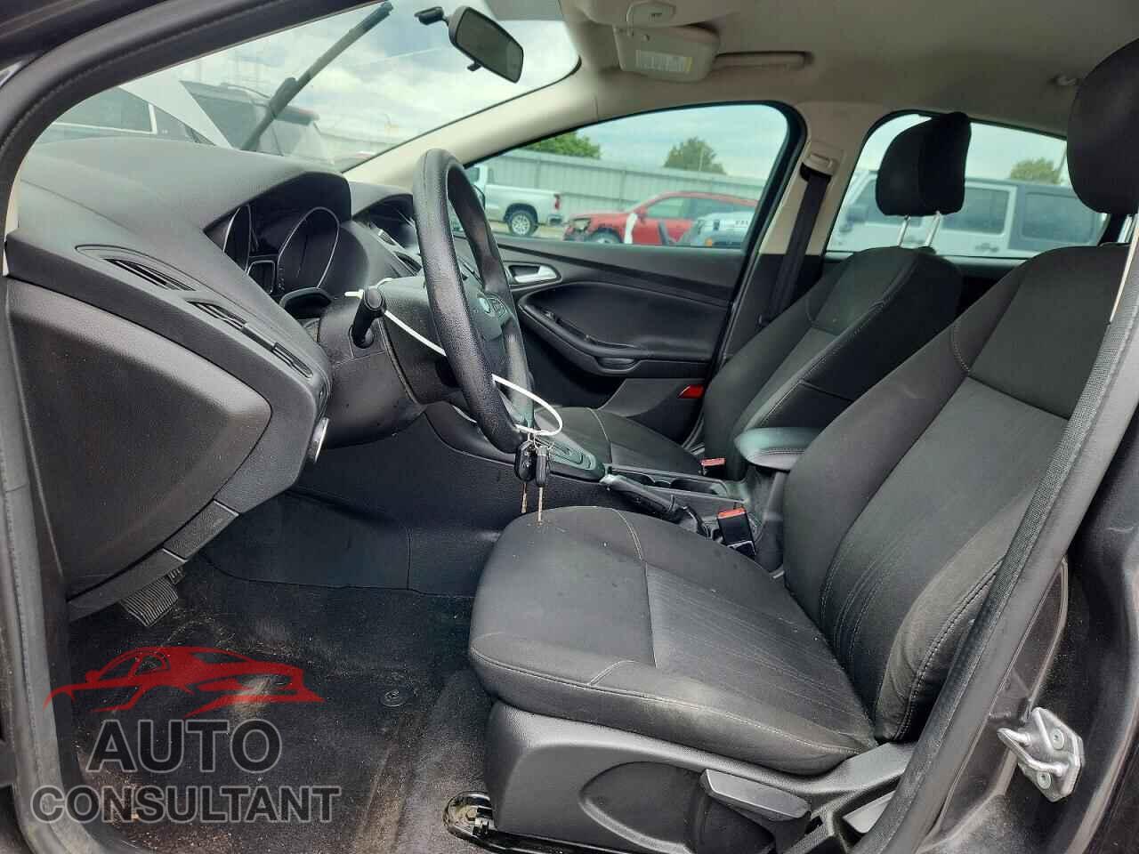 FORD FOCUS 2017 - 1FADP3F27HL245143