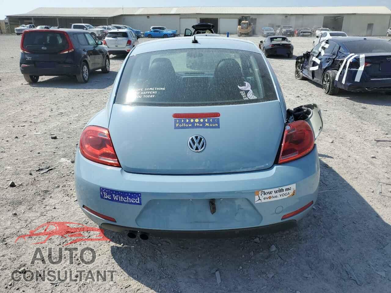 VOLKSWAGEN BEETLE 2013 - 3VWJX7AT2DM600603