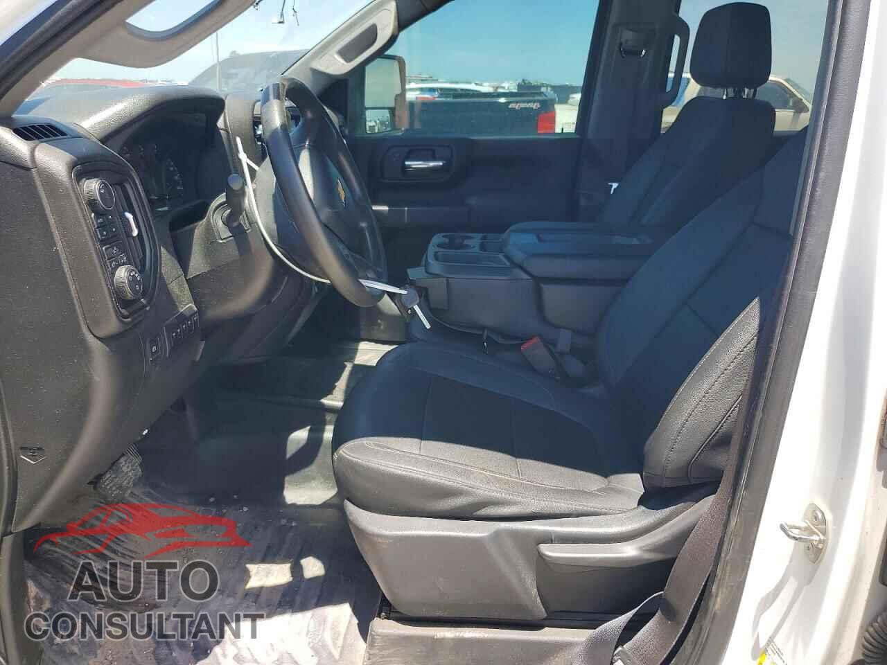 CHEVROLET SILVERADO 2023 - 1GC1YLE7XPF192667