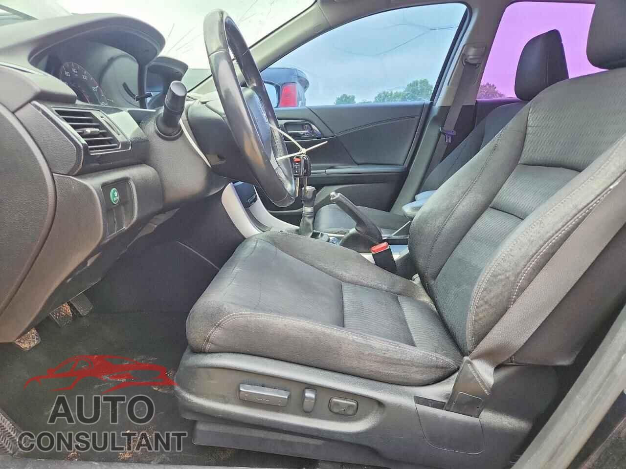 HONDA ACCORD 2013 - 1HGCR2E55DA241833