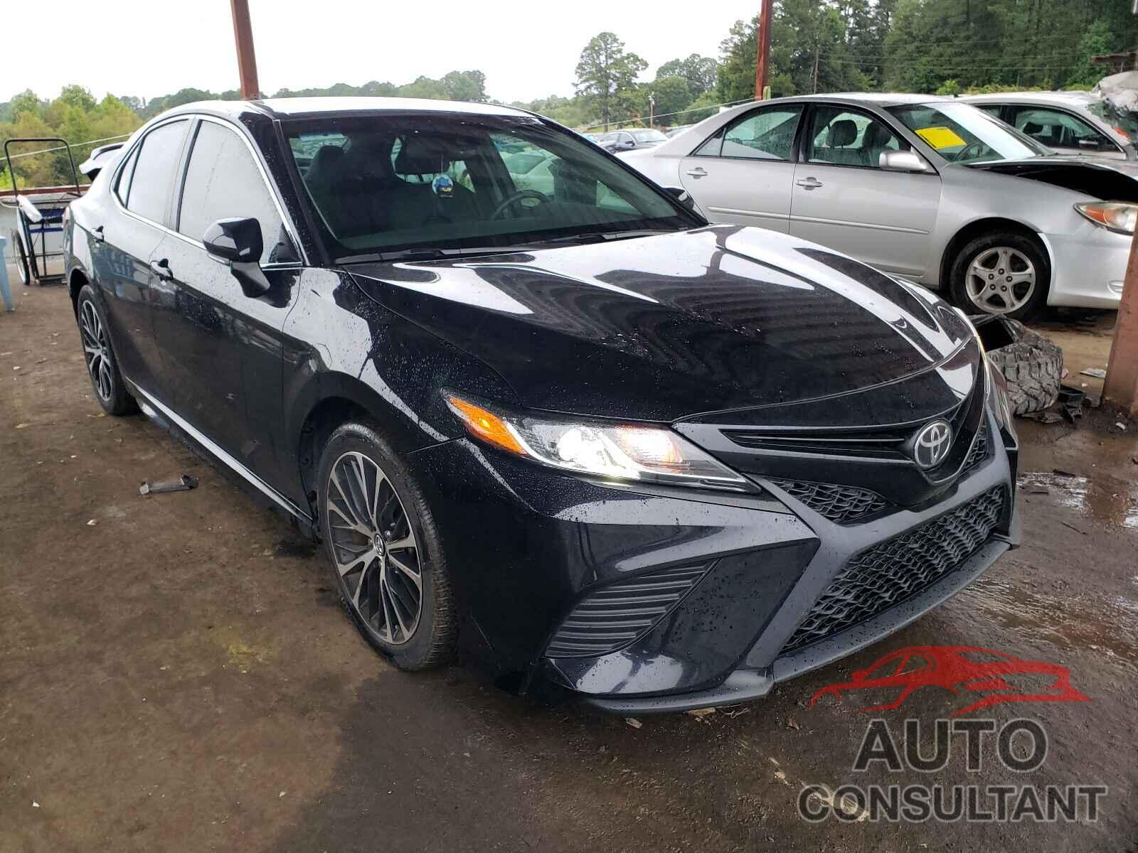 TOYOTA CAMRY 2018 - 4T1B11HK2JU616628