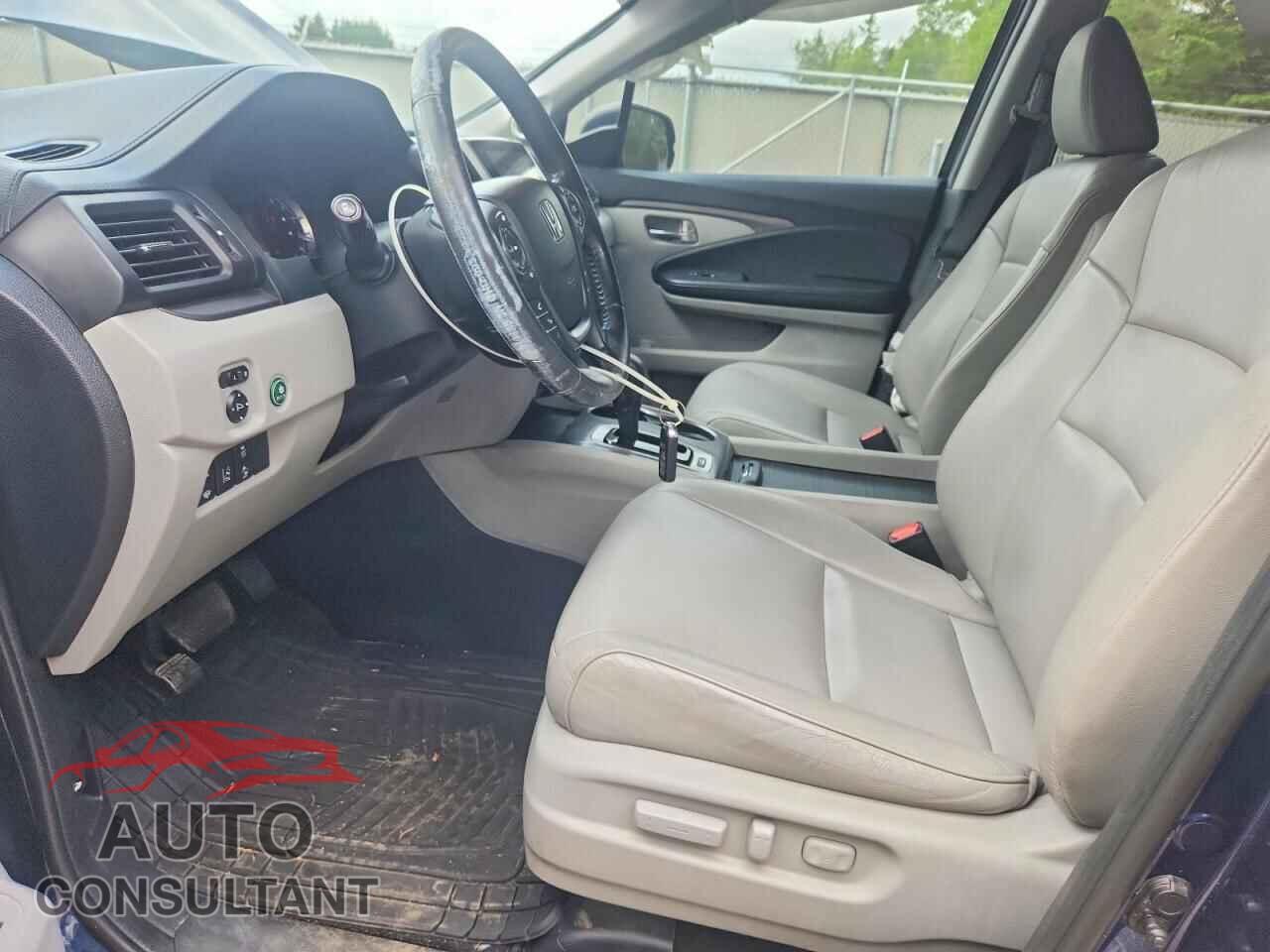 HONDA PILOT 2017 - 5FNYF6H77HB504239