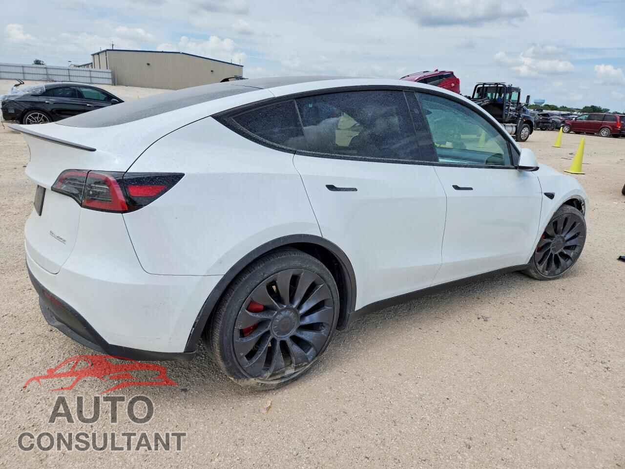 TESLA MODEL Y 2024 - 7SAYGDEF7RA320109
