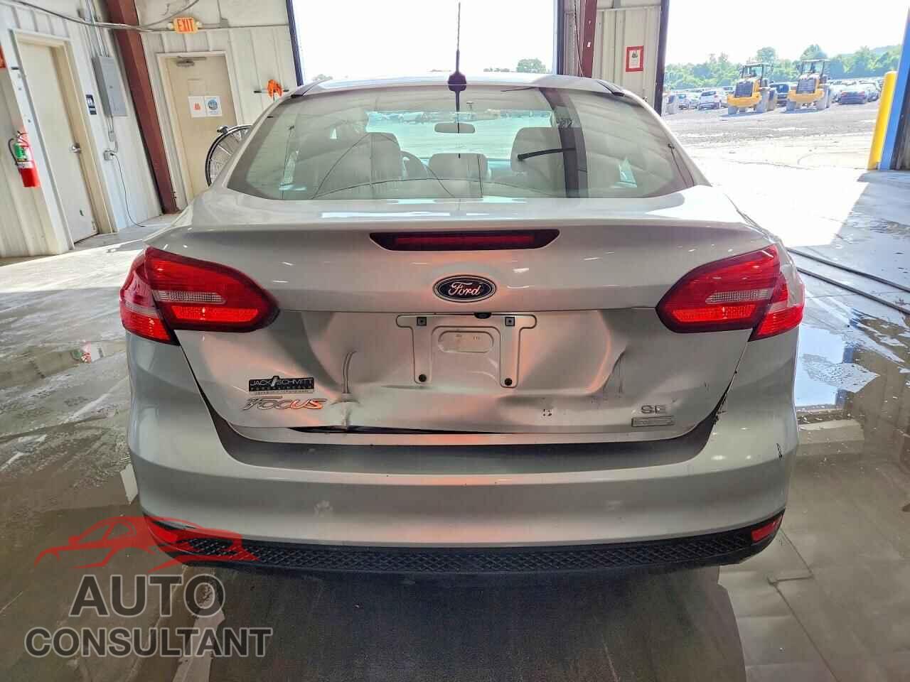 FORD FOCUS 2018 - 1FADP3FE4JL265172