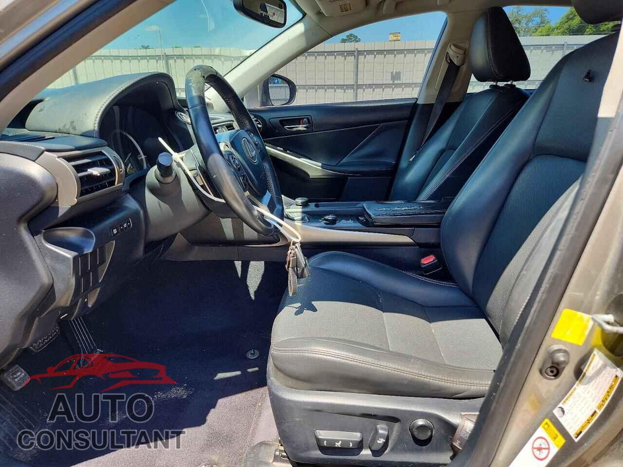 LEXUS IS 2014 - JTHBF1D29E5040255