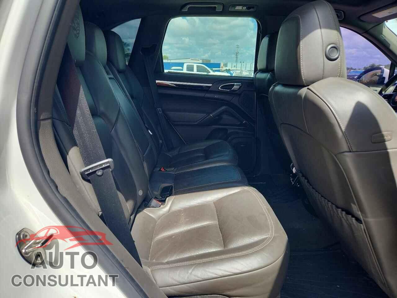 PORSCHE CAYENNE 2018 - WP1AA2A2XJKA06969