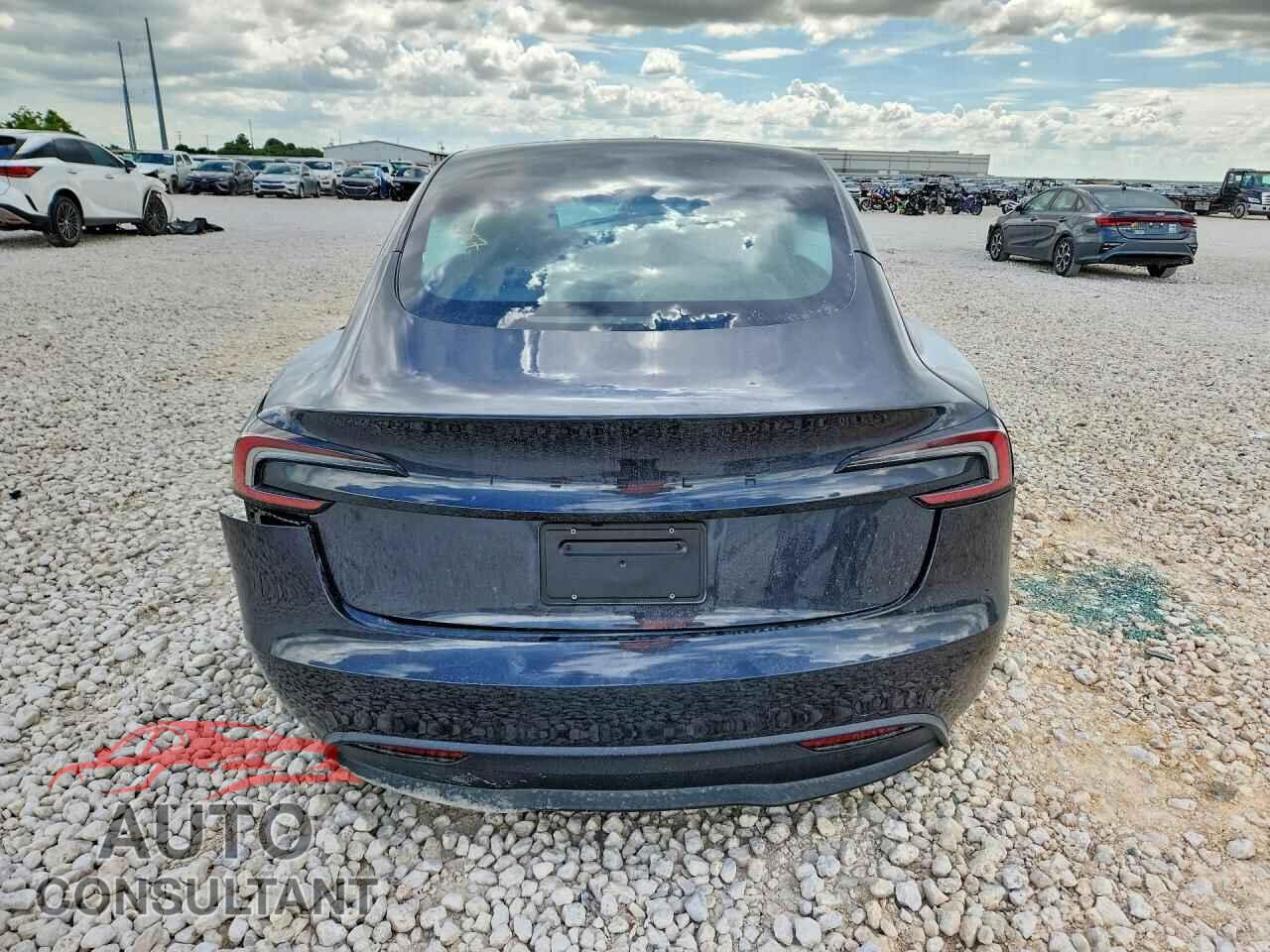 TESLA MODEL 3 2026 - 5YJ3E1EA9TF158557