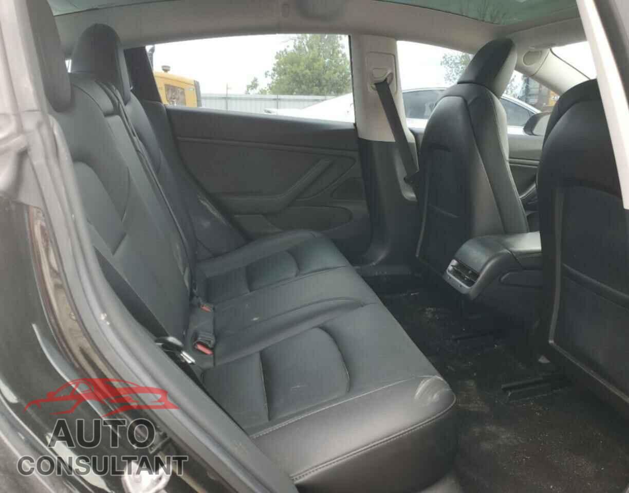 TESLA MODEL 3 2019 - 5YJ3E1EB5KF199176