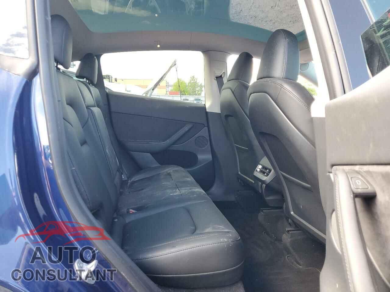 TESLA MODEL Y 2023 - LRWYGDFD0PC967763
