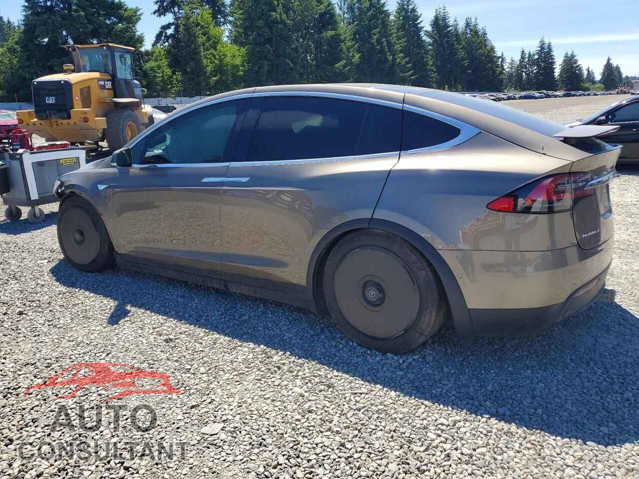 TESLA MODEL X 2016 - 5YJXCAE48GF000461