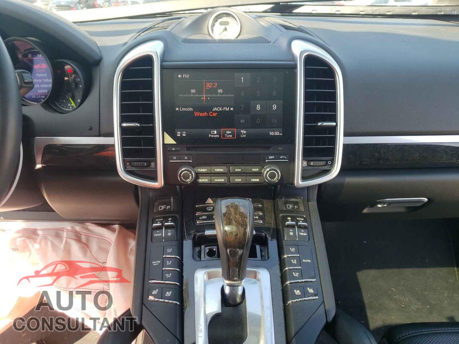 PORSCHE CAYENNE 2018 - WP1AE2A28JLA70622