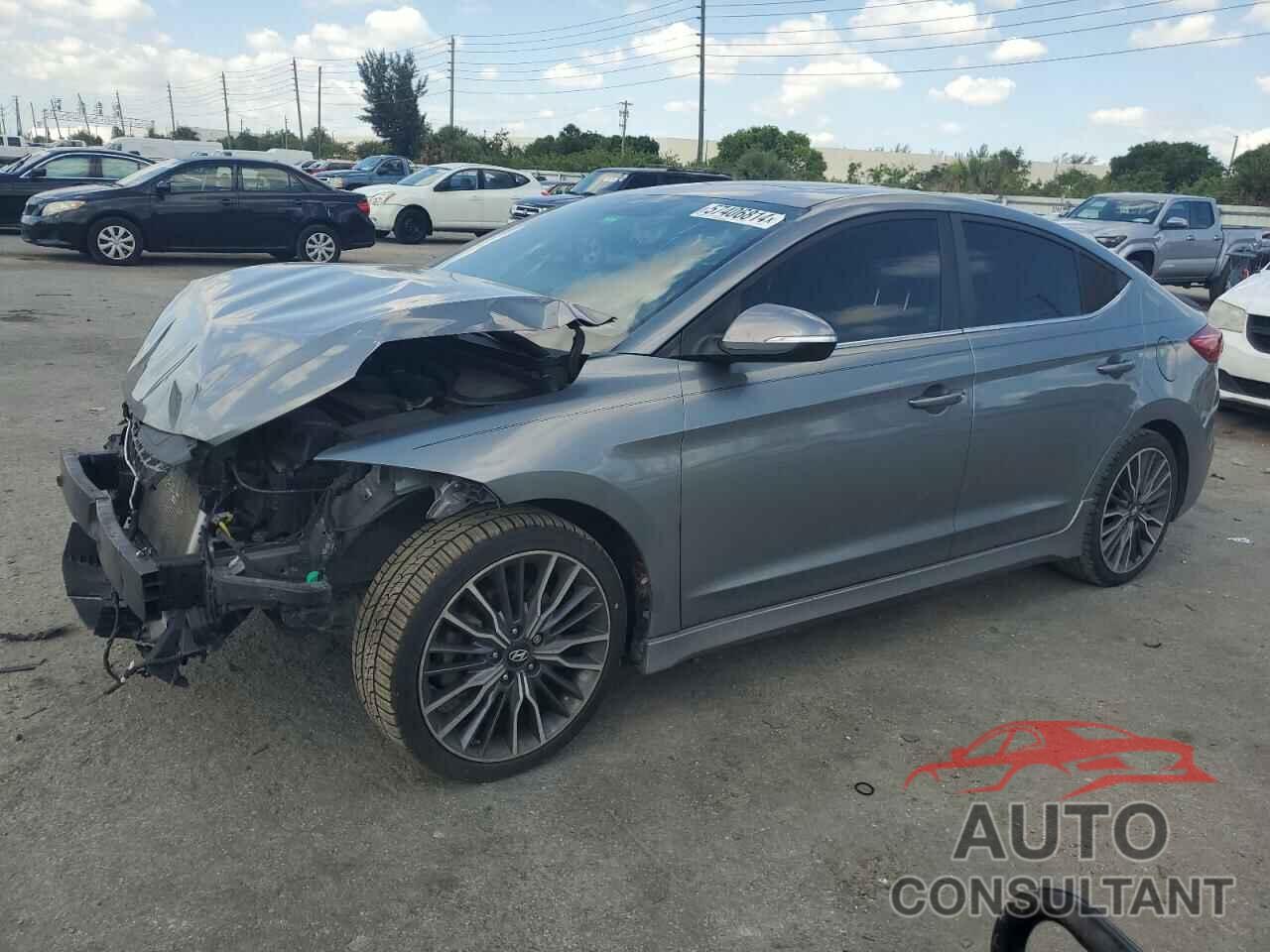 HYUNDAI ELANTRA 2018 - KMHD04LB5JU543999
