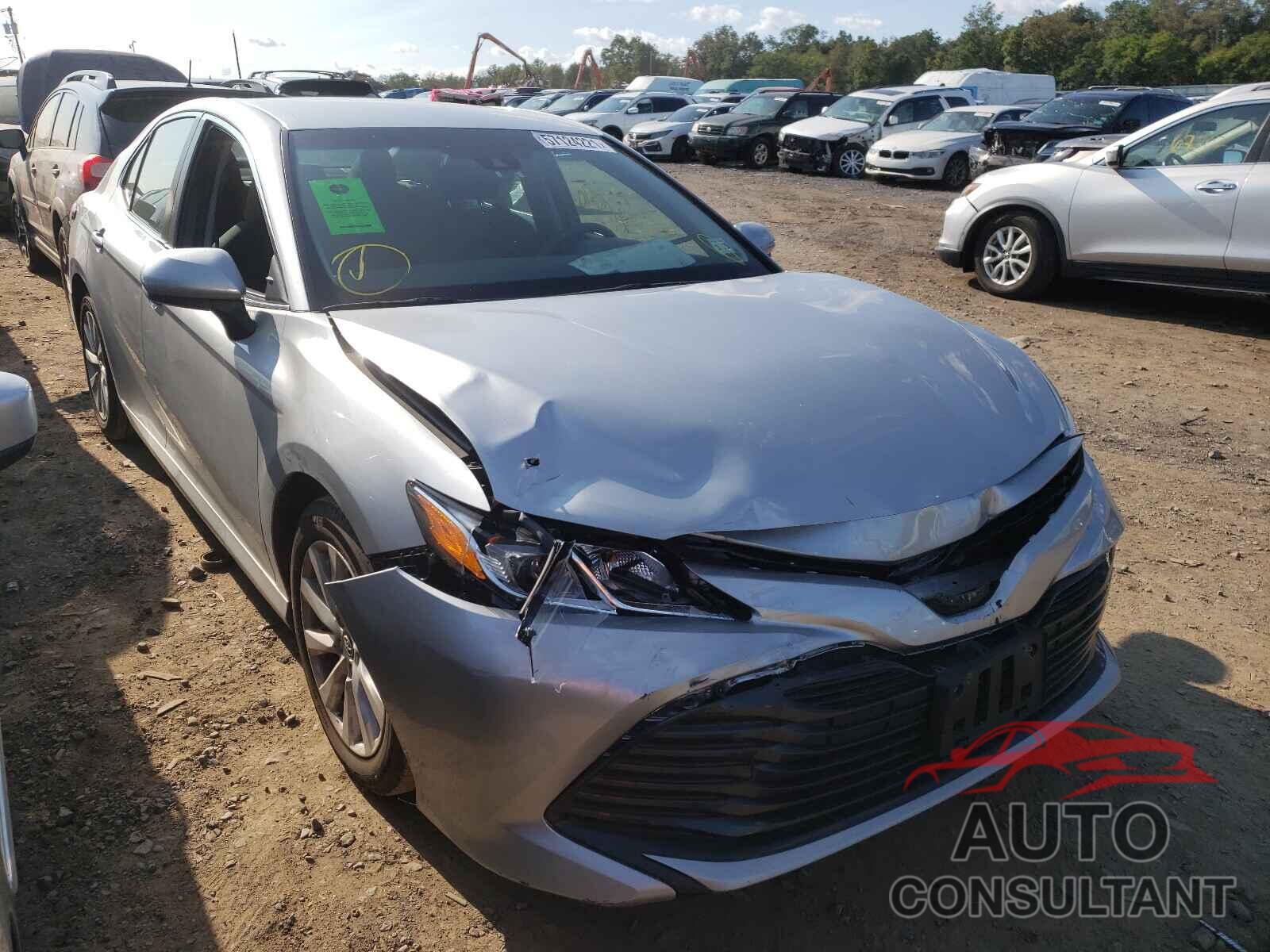 TOYOTA CAMRY 2018 - 4T1B11HK5JU066311