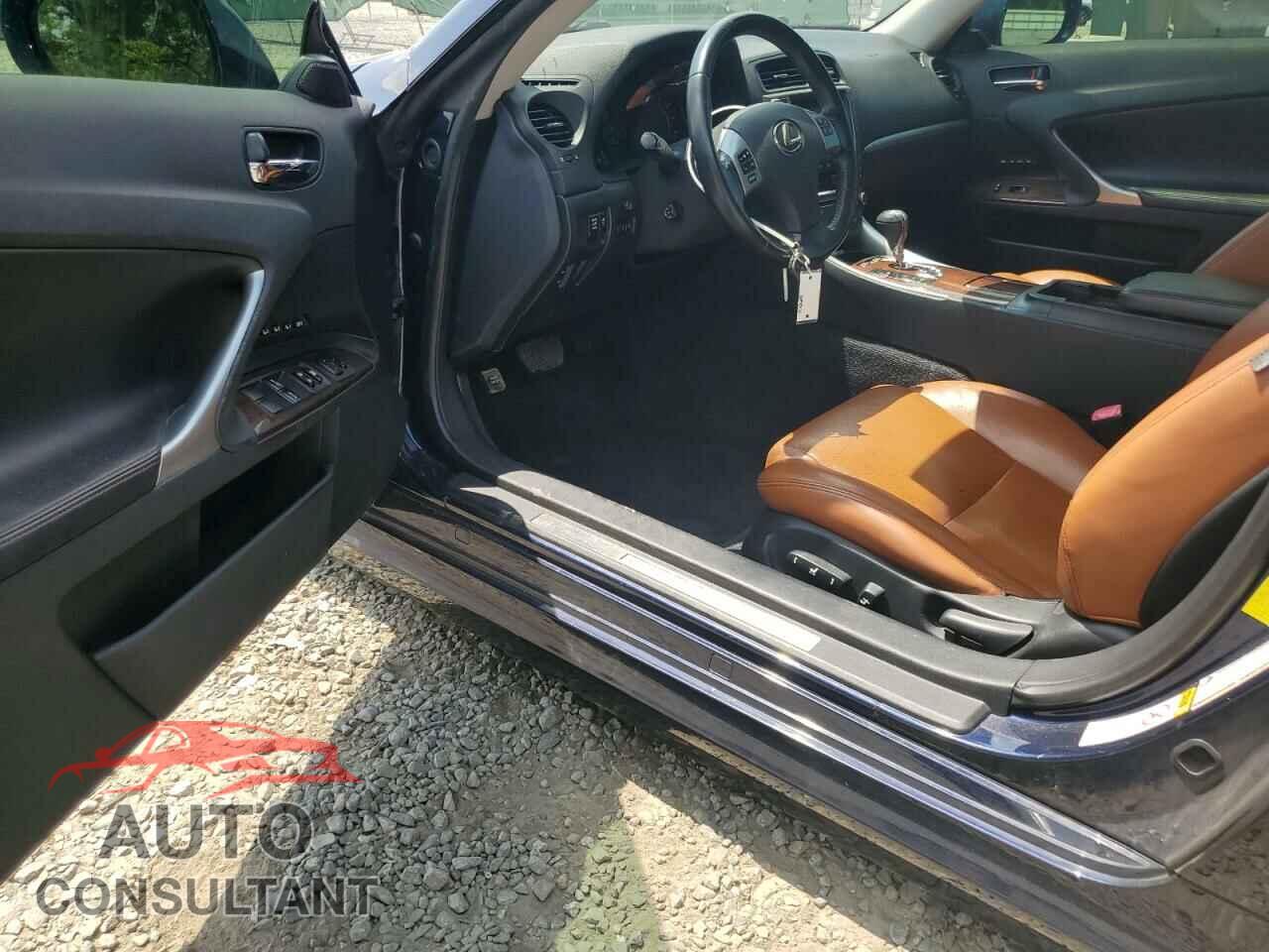 LEXUS IS 2011 - JTHFF2C27B2520557