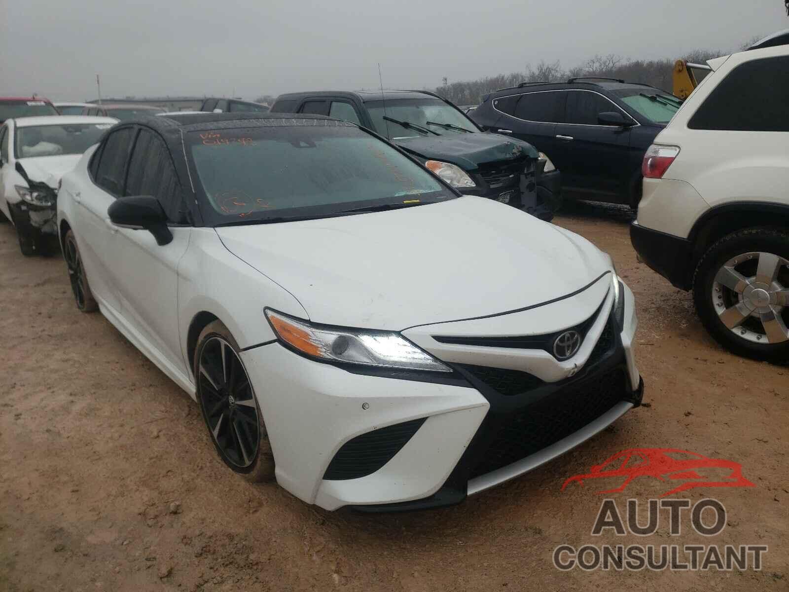 TOYOTA CAMRY 2018 - 4T1BZ1HK1JU019298