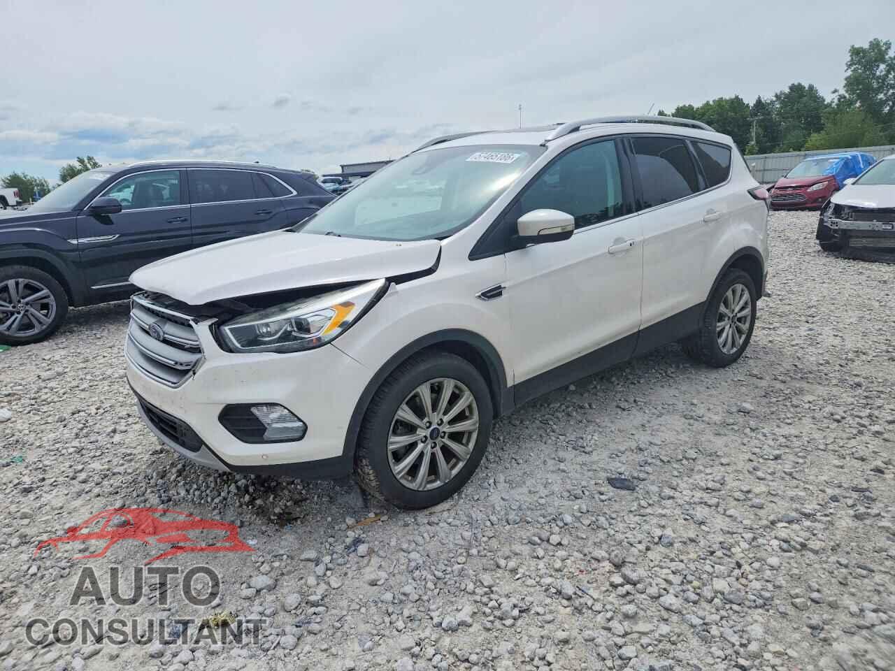 FORD ESCAPE 2017 - 1FMCU9J9XHUE40598