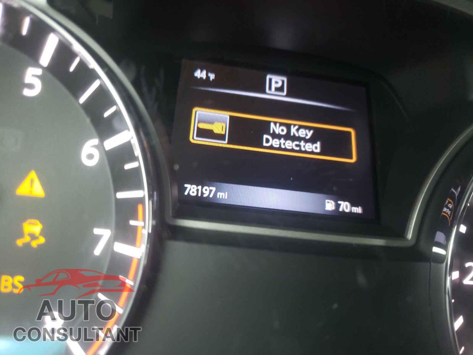 NISSAN PATHFINDER 2017 - 5N1DR2MN4HC900155