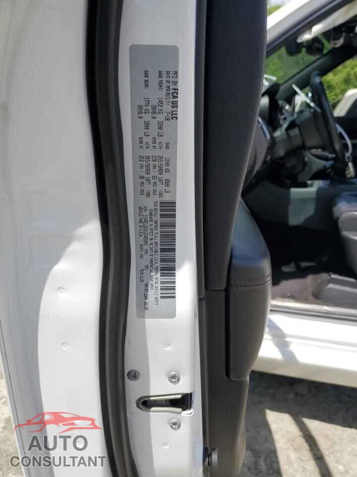 DODGE DURANGO 2018 - 1C4RDJDG3JC483041