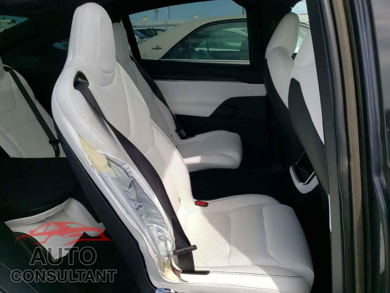 TESLA MODEL X 2022 - 7SAXCBE65NF355403
