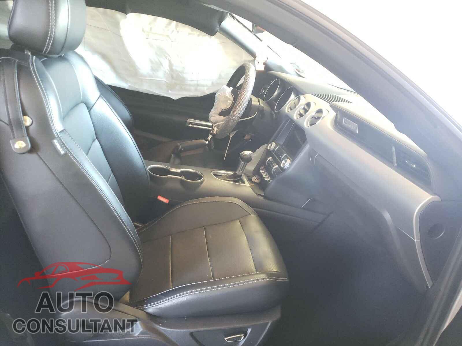 FORD MUSTANG 2019 - 1FA6P8TH5K5162112