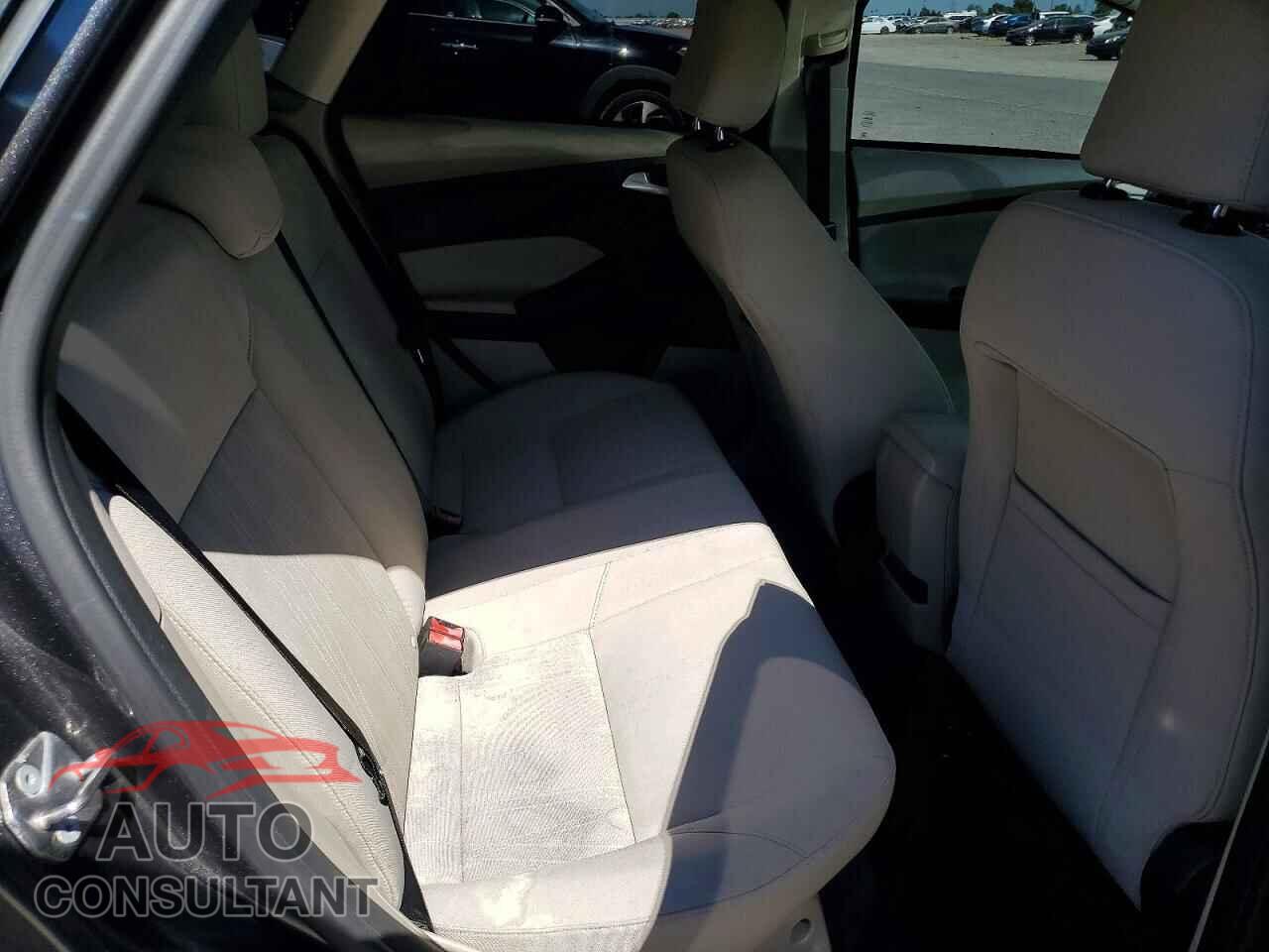 FORD FOCUS 2015 - 1FADP3F29FL330465