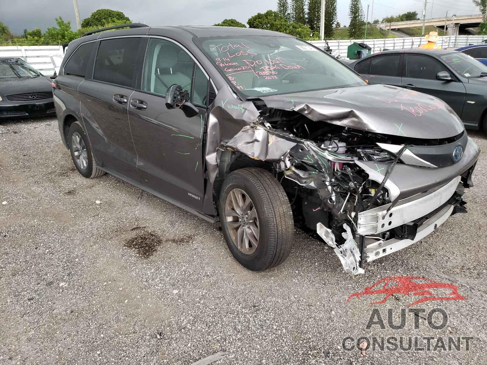 TOYOTA SIENNA 2021 - 5TDBSKFCXMS020615