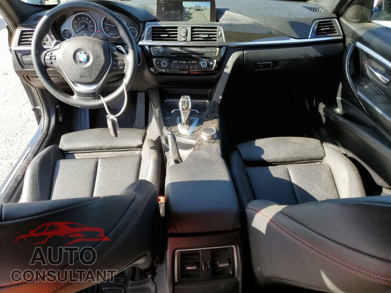 BMW 3 SERIES 2018 - WBA8D9C55JEM33012