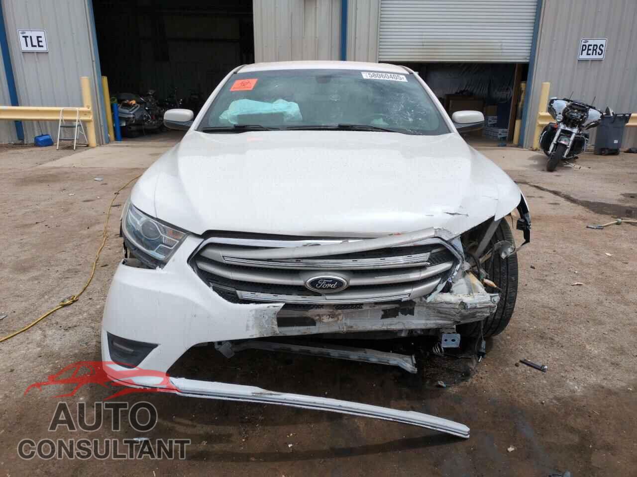 FORD TAURUS 2016 - 1FAHP2E82GG126084