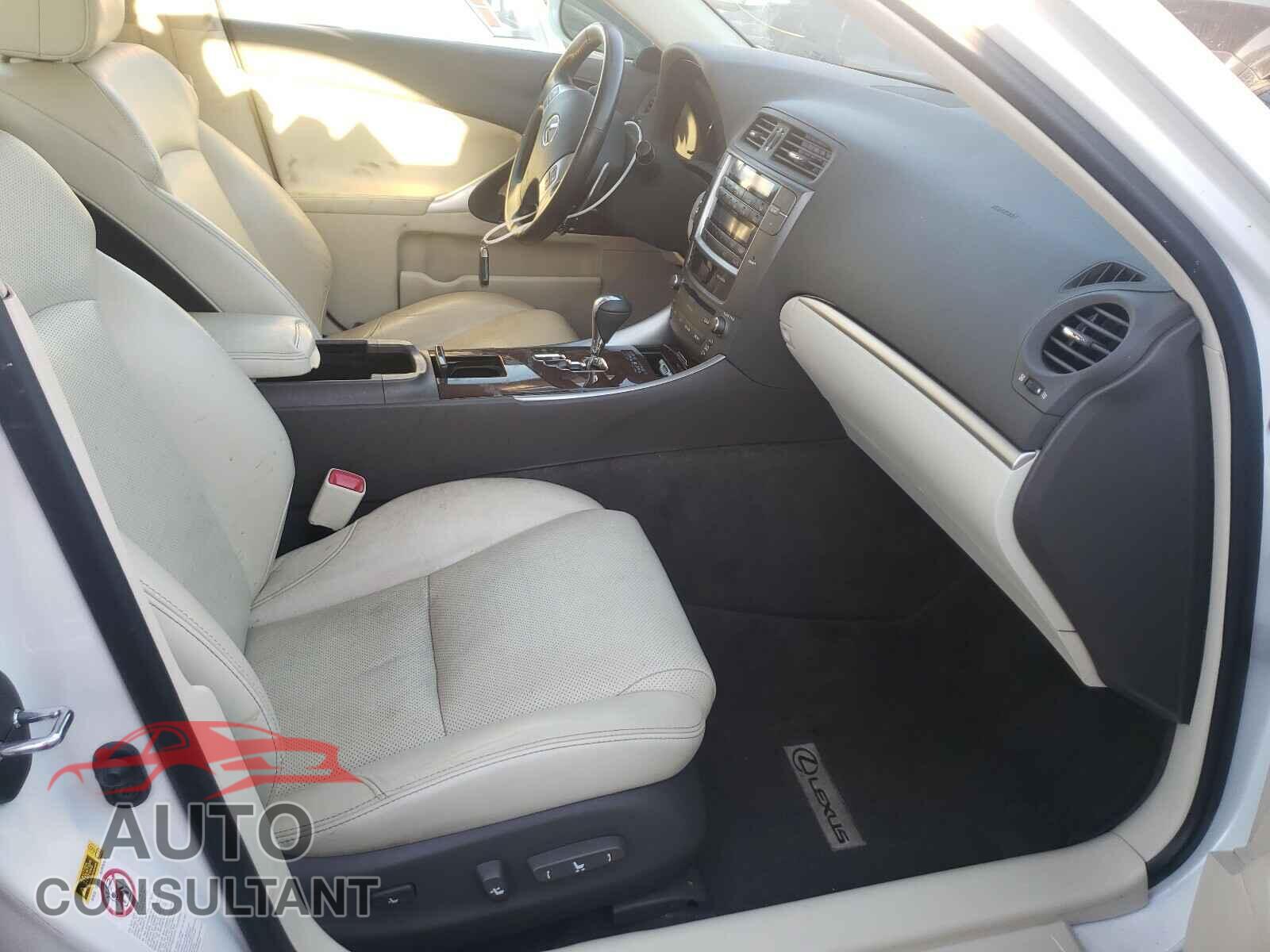 LEXUS IS 2012 - JTHCF5C29C5056384