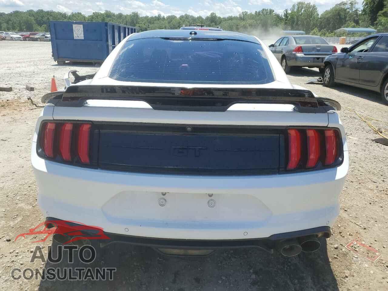 FORD MUSTANG 2018 - 1FA6P8CF6J5176145