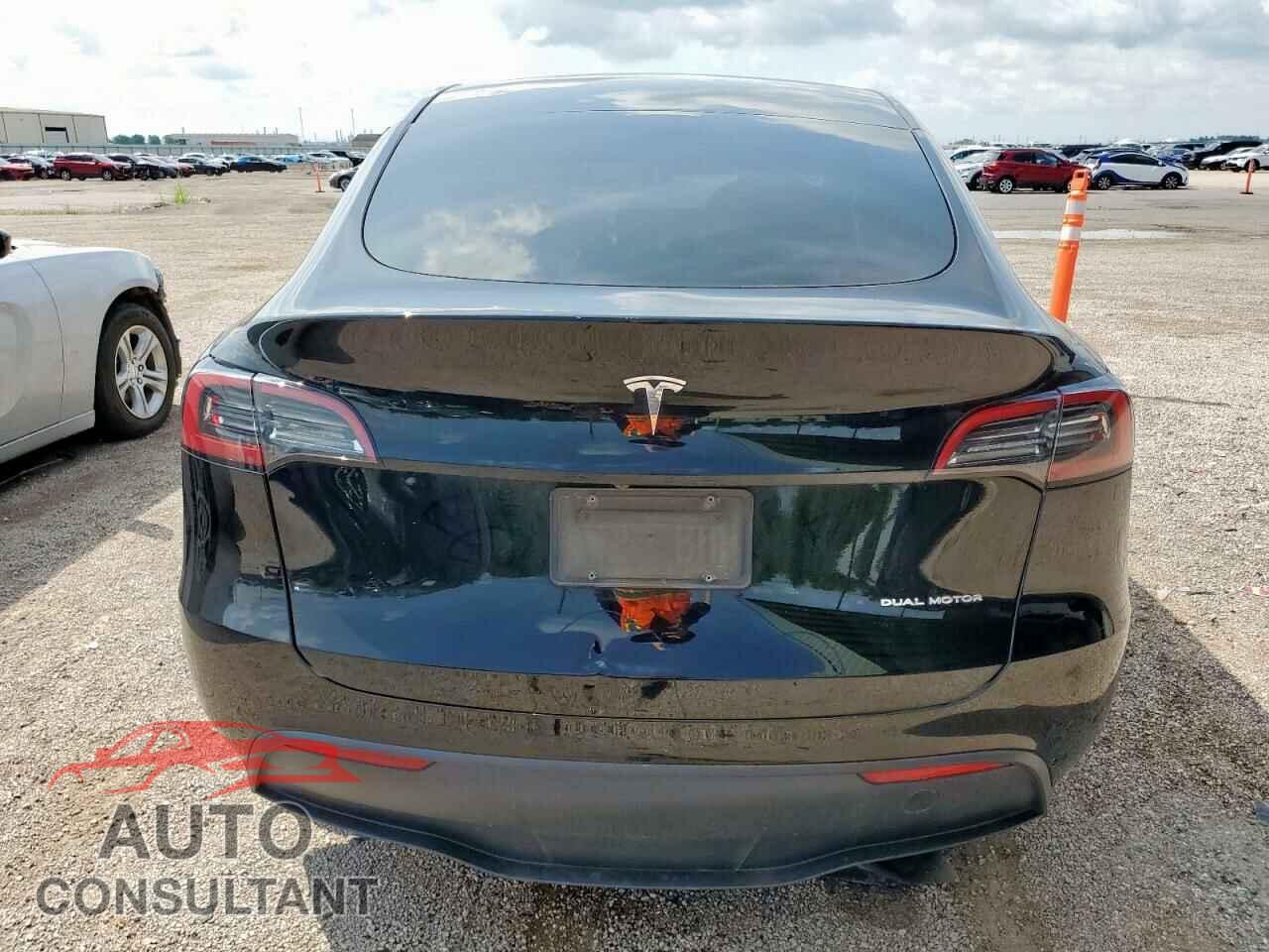 TESLA MODEL Y 2023 - 7SAYGDEE1PA045342