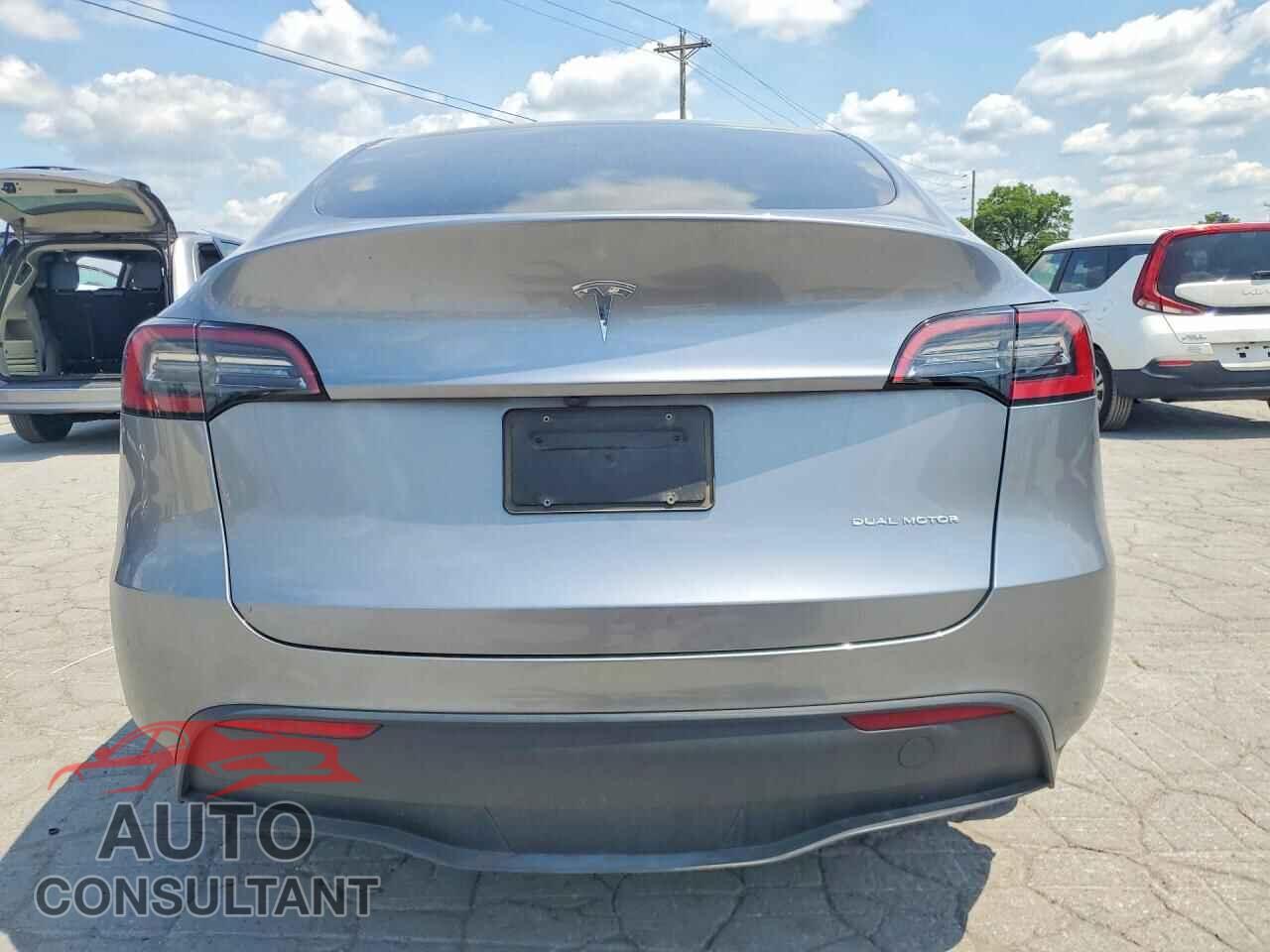 TESLA MODEL Y 2024 - 7SAYGDEE2RA307744