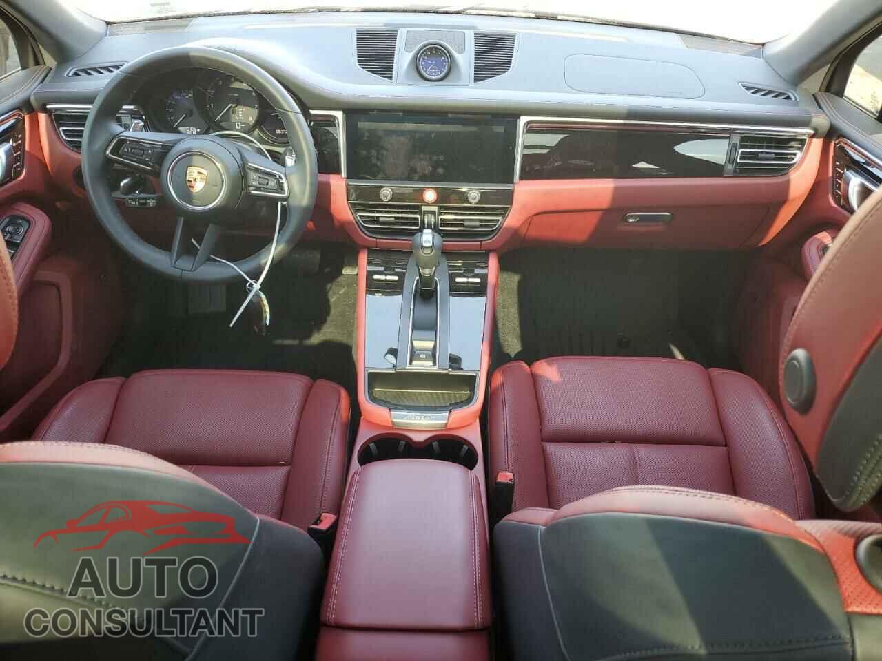 PORSCHE MACAN BASE 2024 - WP1AA2A5XRLB03962