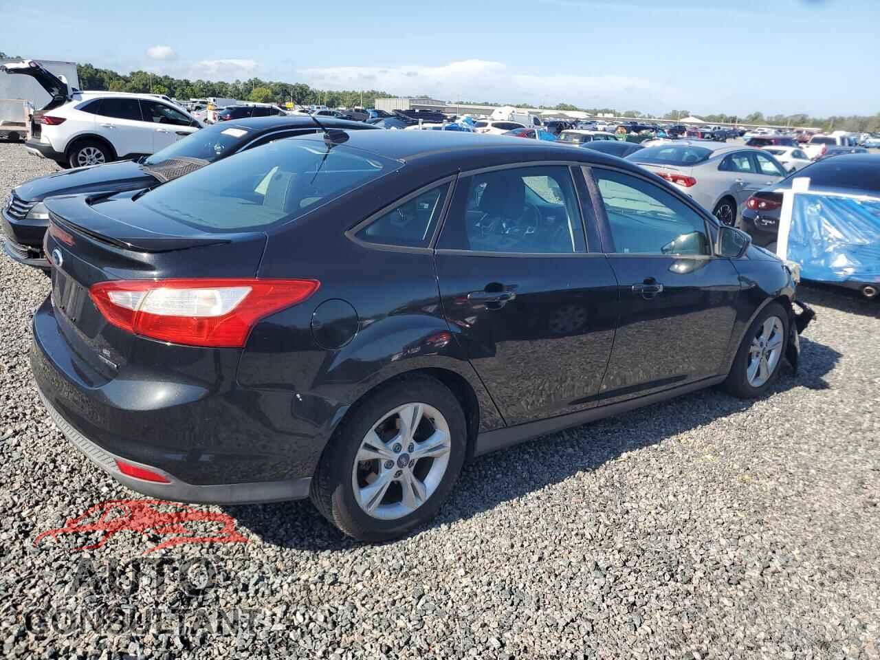FORD FOCUS 2012 - 1FAHP3F21CL381147