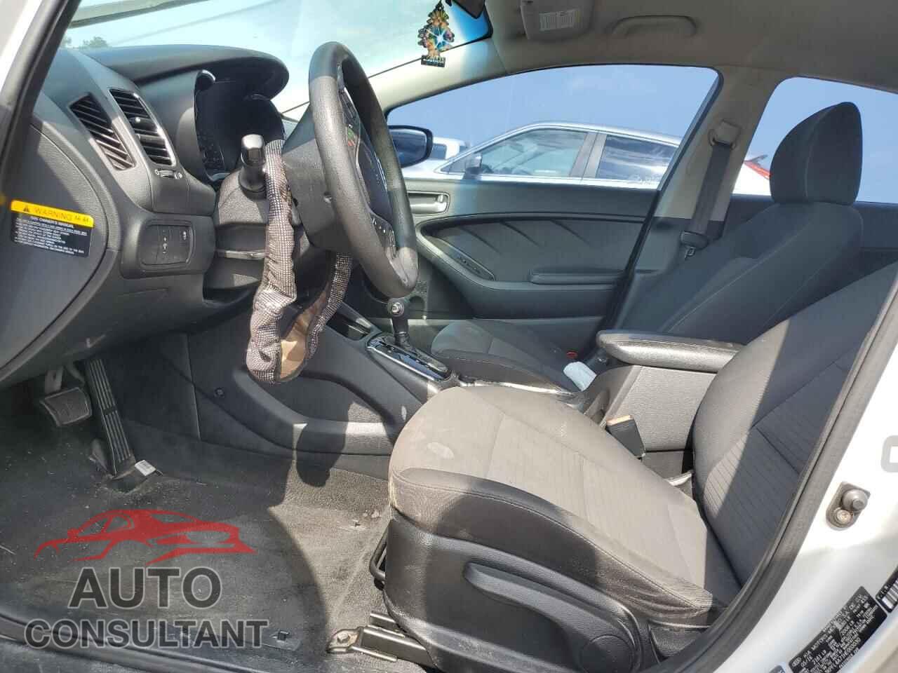 KIA FORTE 2017 - 3KPFL4A71HE003030