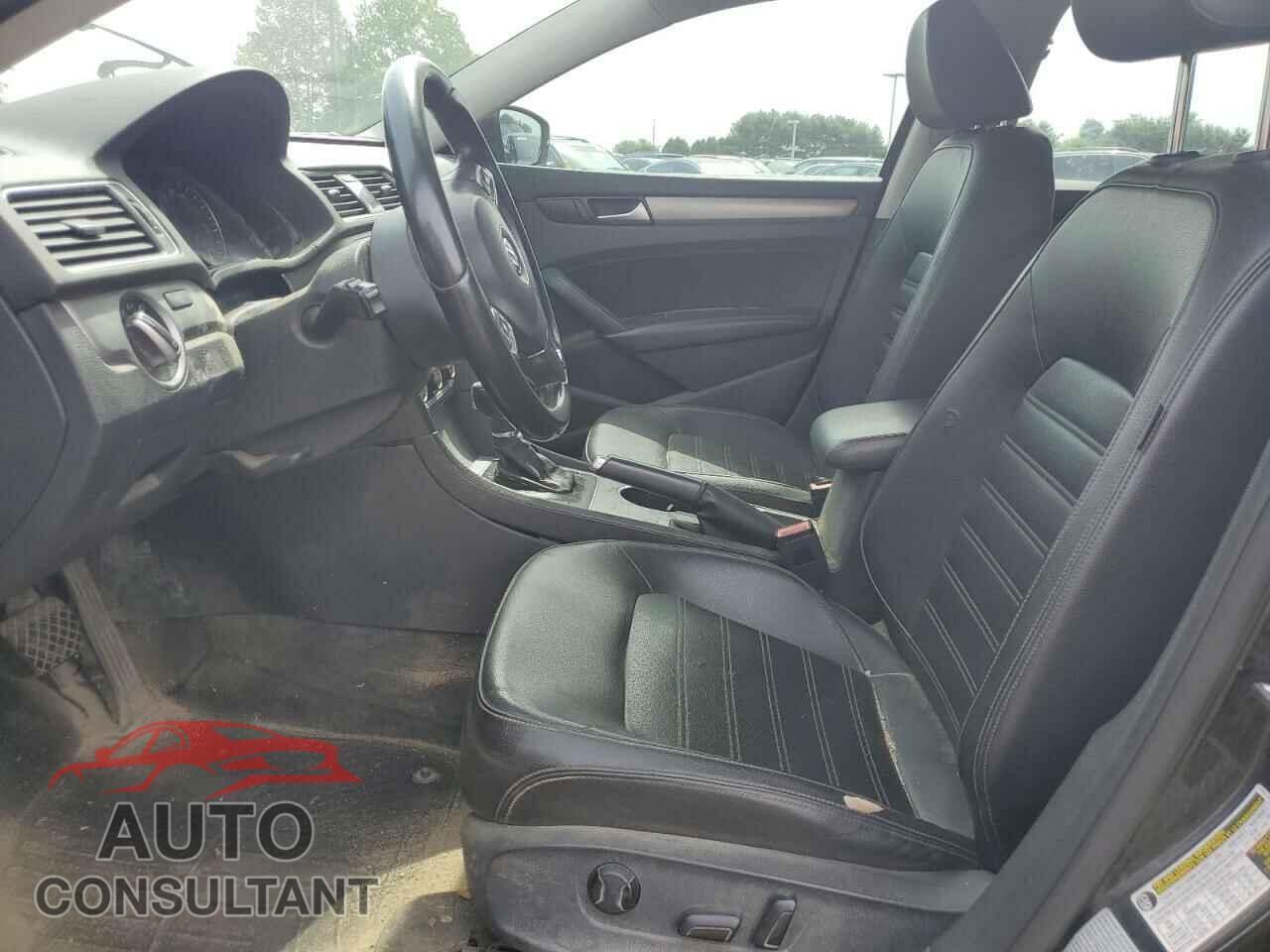 VOLKSWAGEN PASSAT 2015 - 1VWBT7A34FC027157