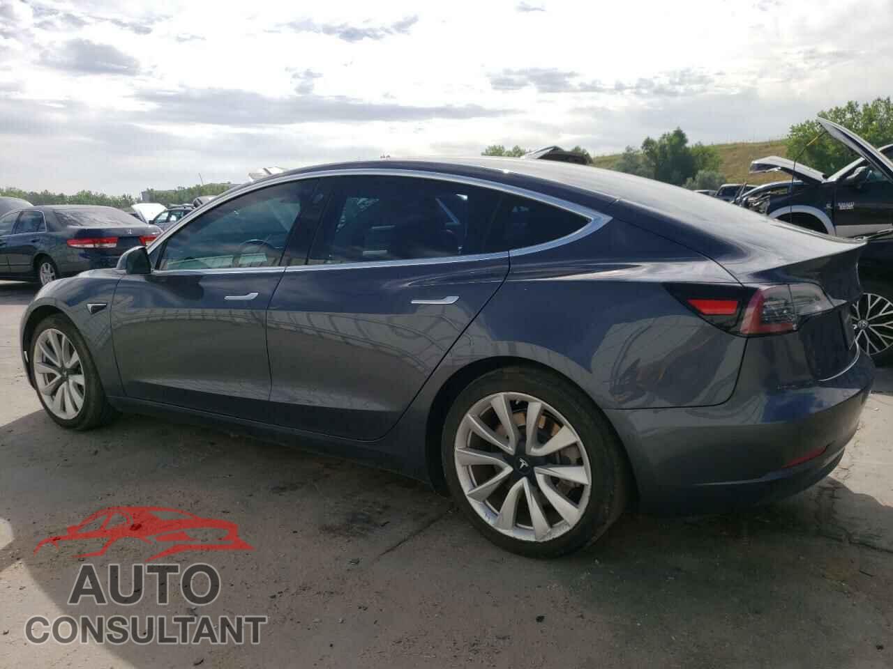 TESLA MODEL 3 2019 - 5YJ3E1EB1KF389167