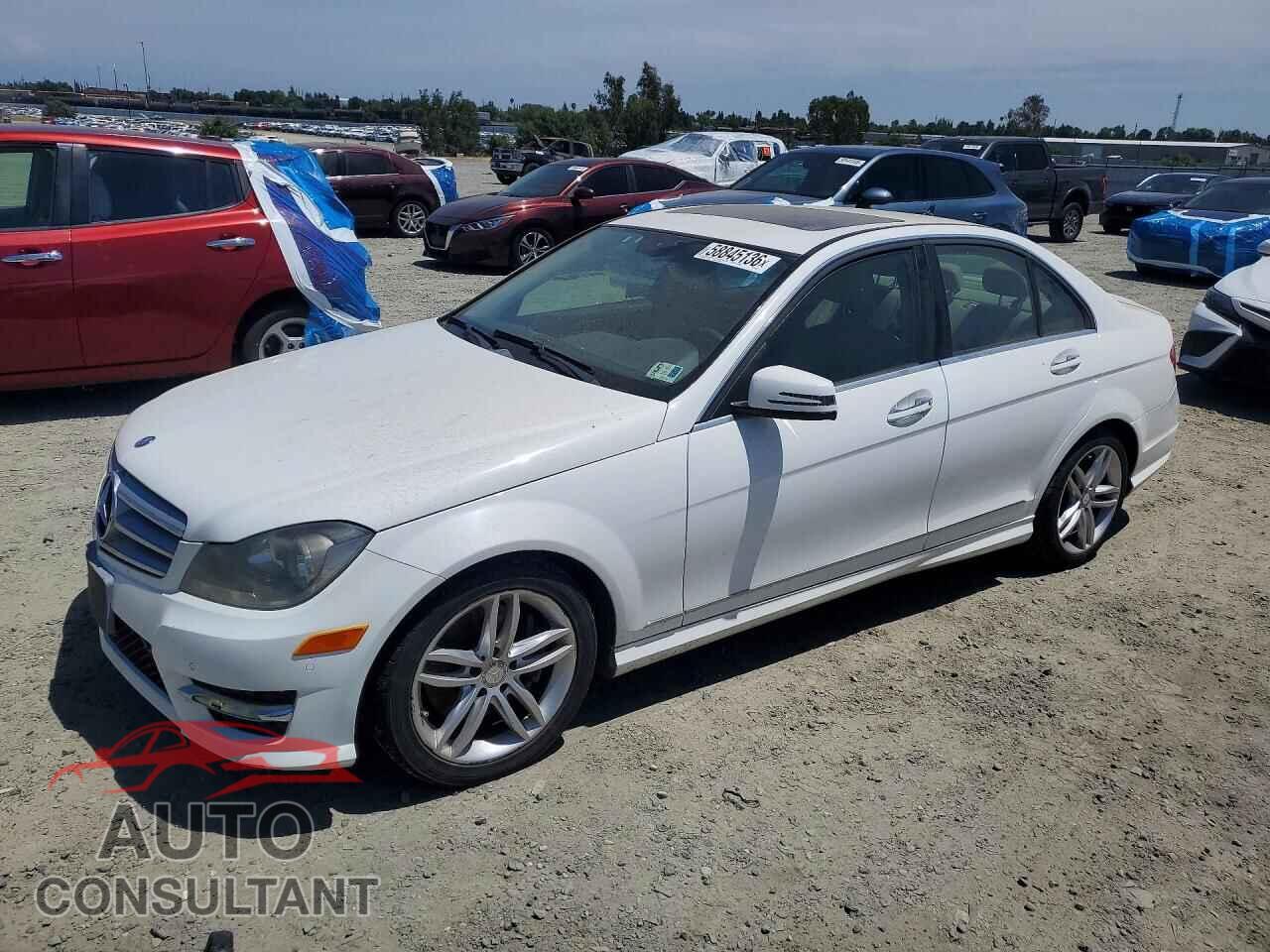 MERCEDES-BENZ C-CLASS 2013 - WDDGF8AB2DG147922
