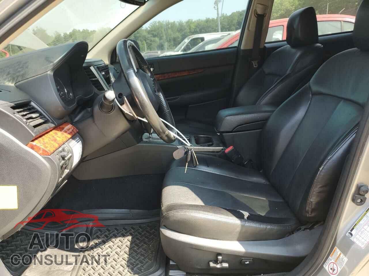 SUBARU OUTBACK 2011 - 4S4BRBKC7B3317563