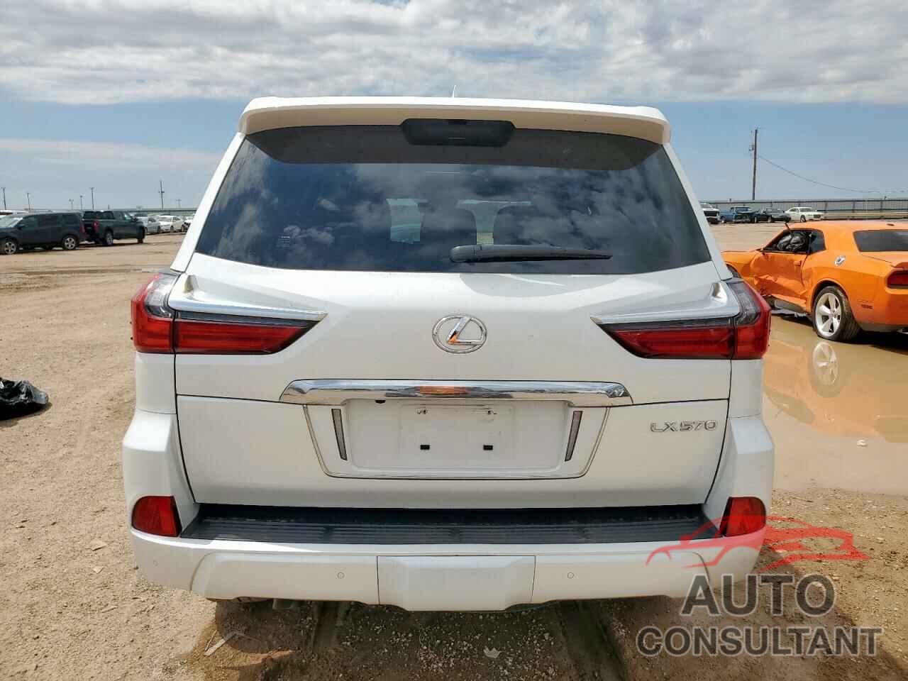 LEXUS LX570 2018 - JTJHY7AX4J4255371